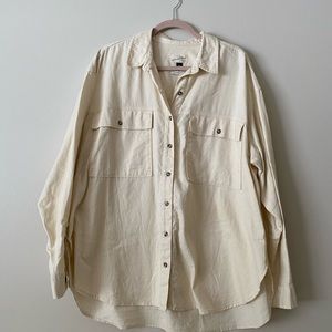 BASIC OVERSIZED BUTTON UP